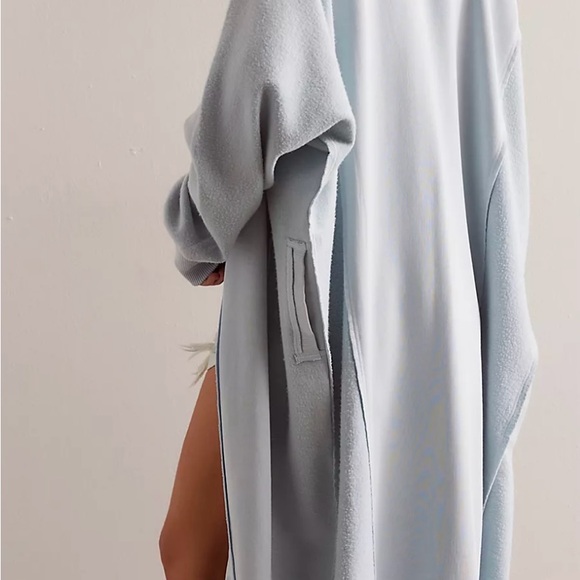 We The Free Dreamy Blue Cardi - Picture 2 of 6